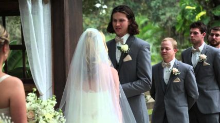 Jacob deGrom plays for the New York Mets currently.